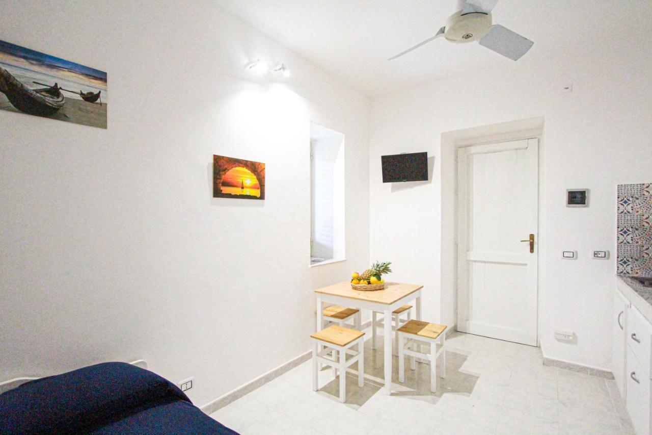 Residence Calava Gioiosa Marea Bagian luar foto