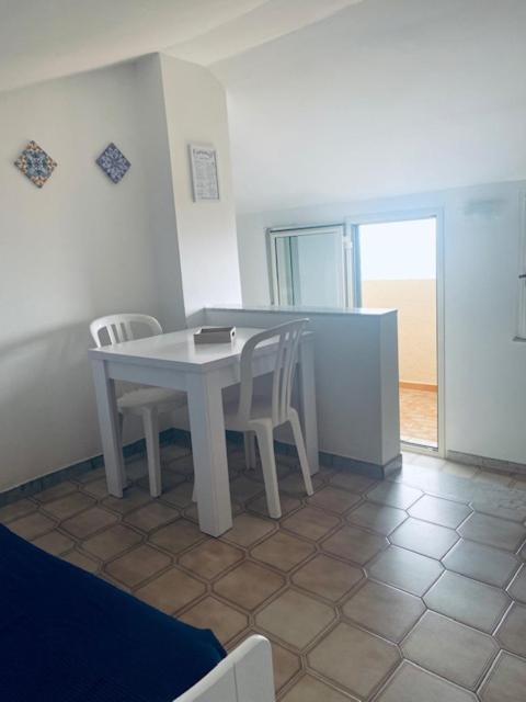Residence Calava Gioiosa Marea Bagian luar foto