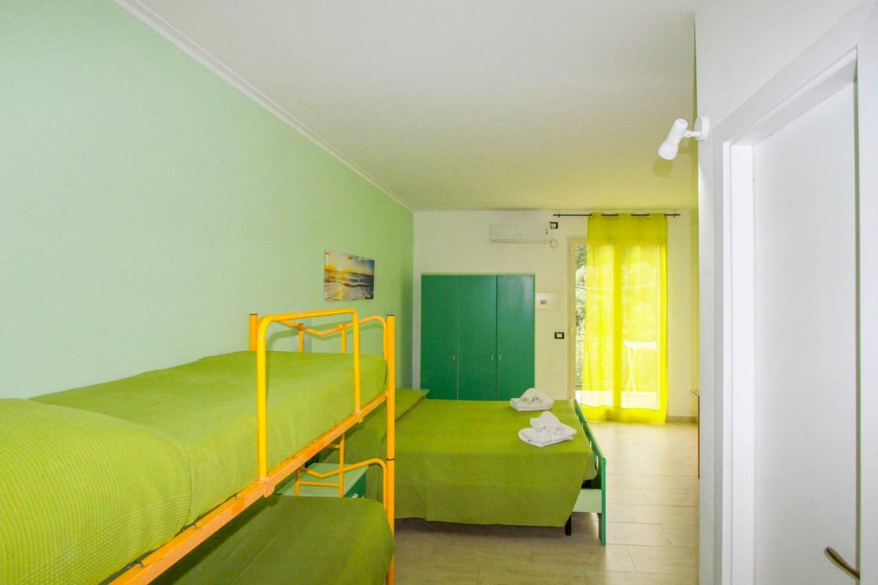 Residence Calava Gioiosa Marea Bagian luar foto