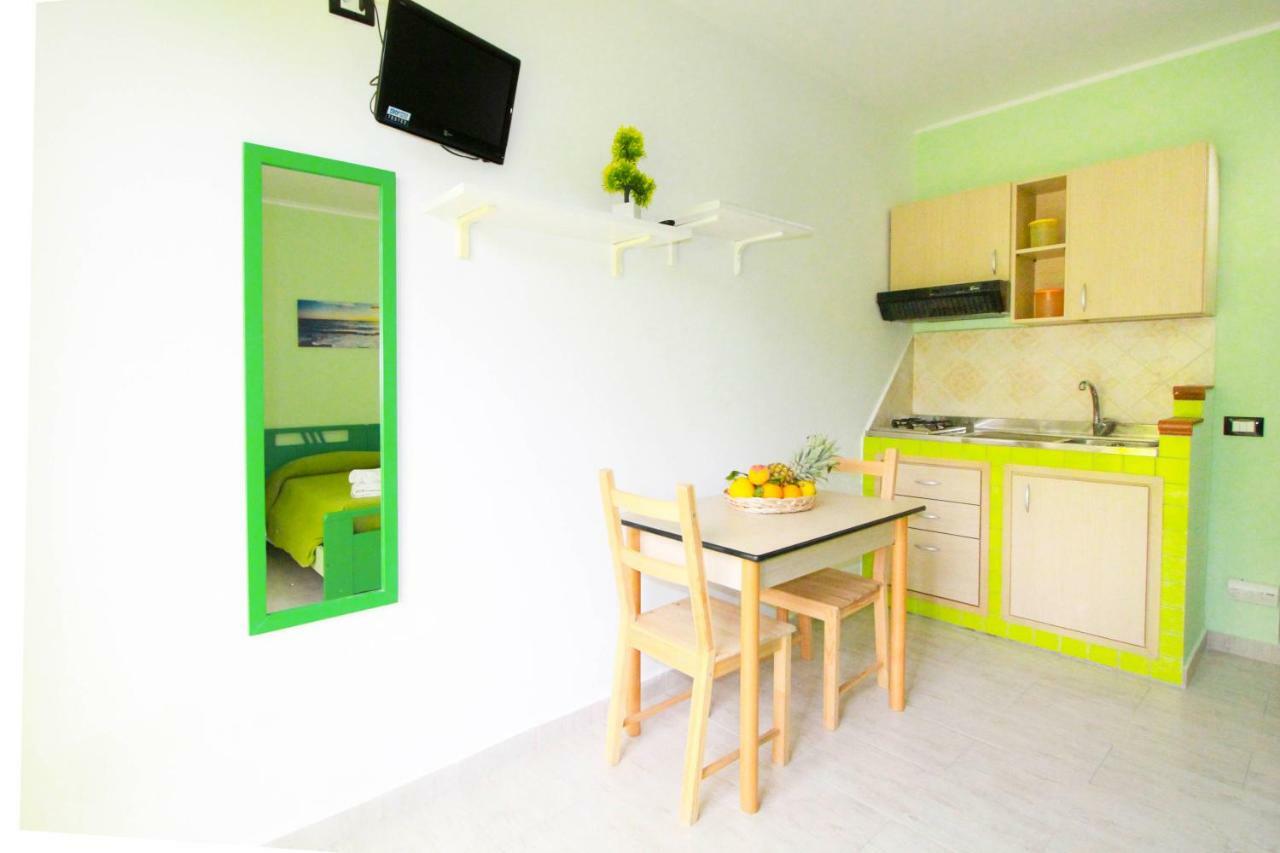 Residence Calava Gioiosa Marea Bagian luar foto