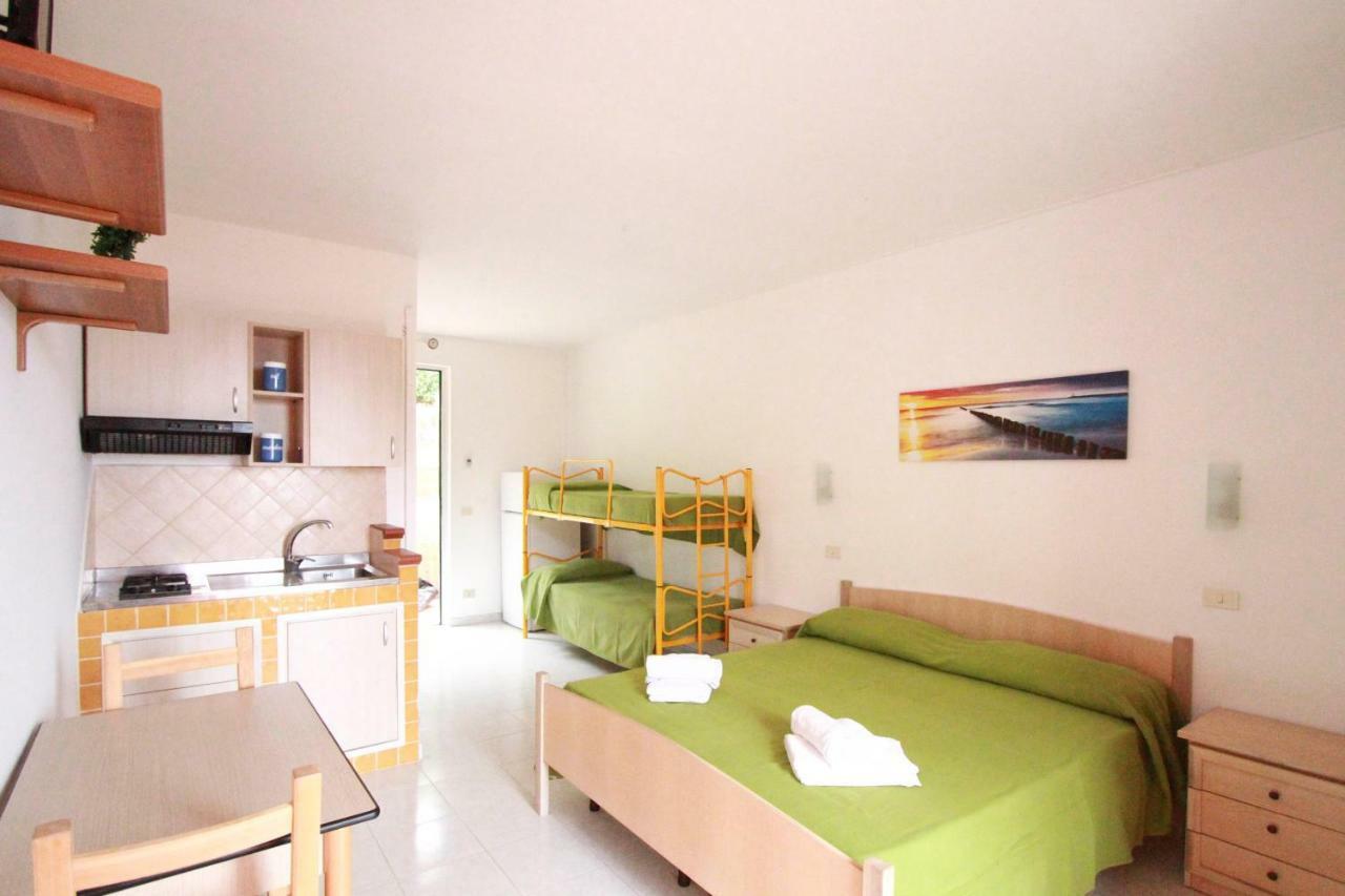 Residence Calava Gioiosa Marea Bagian luar foto
