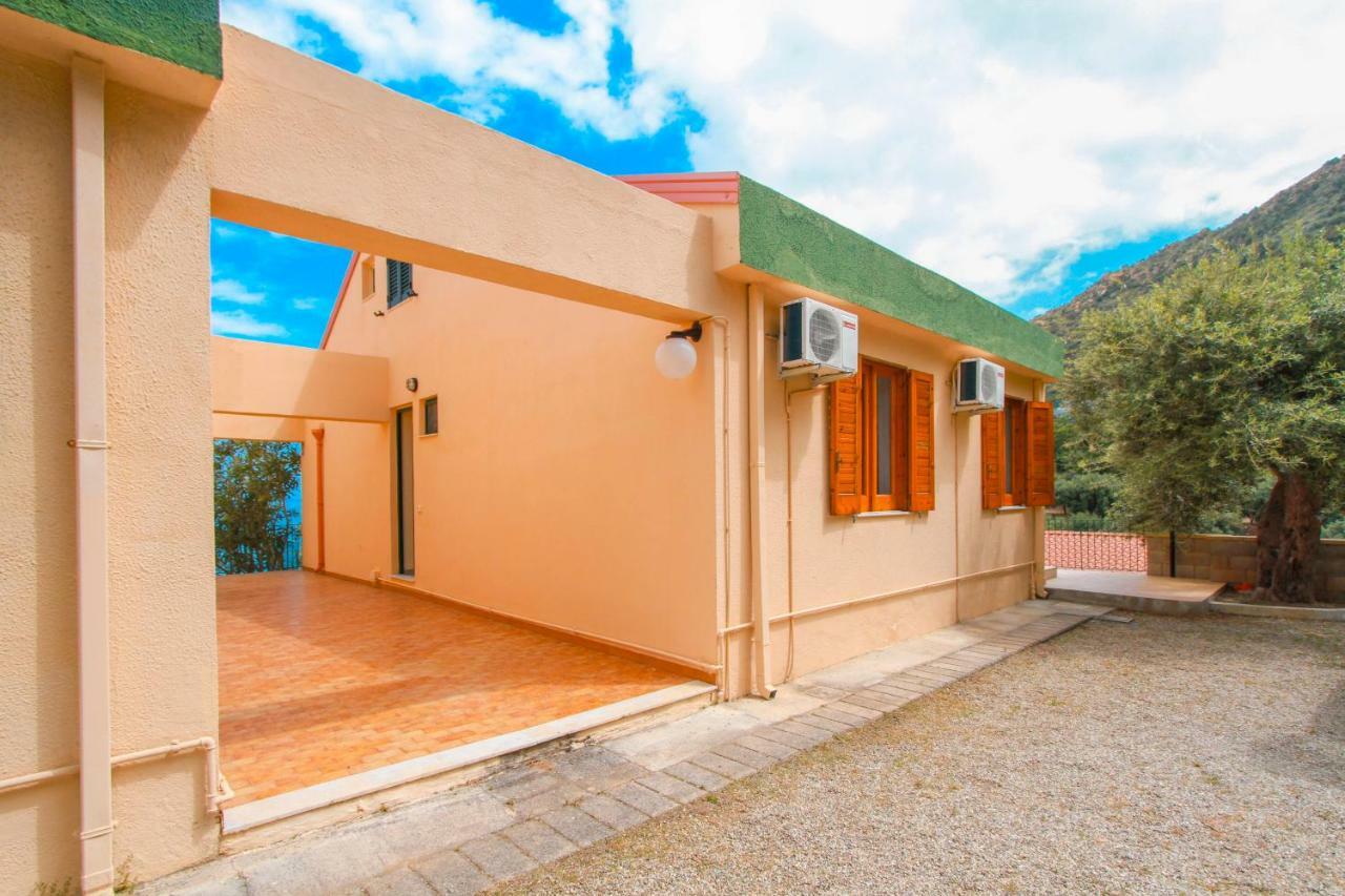Residence Calava Gioiosa Marea Bagian luar foto
