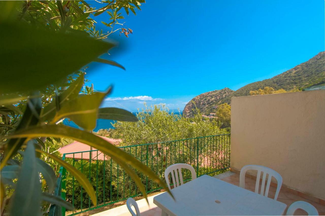 Residence Calava Gioiosa Marea Bagian luar foto